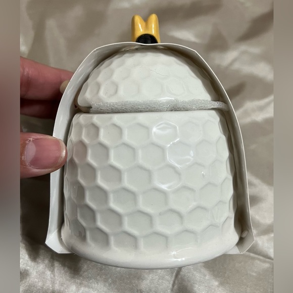 Ceramic Honey Pot with a wood dipper - Picture 3 of 3